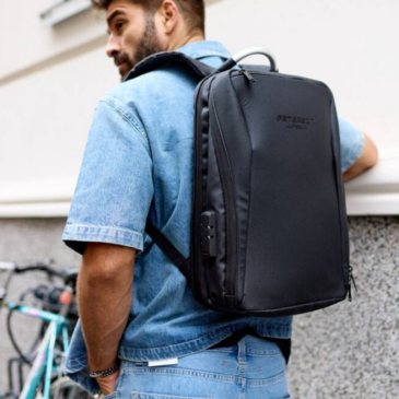 Priestranný batoh na notebook so zipsom, portom USB a USB typu C - Peterson