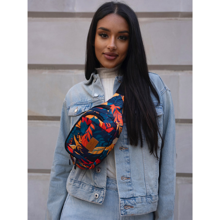 Priestranná dámska taška Fanny Pack s módnym vzorom