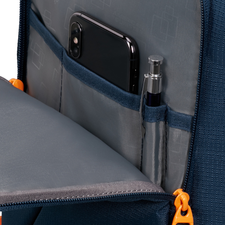 American Tourister 3 funkčný batoh veľkosť:40 x 25 x 20 cm veľkosť Ryanair