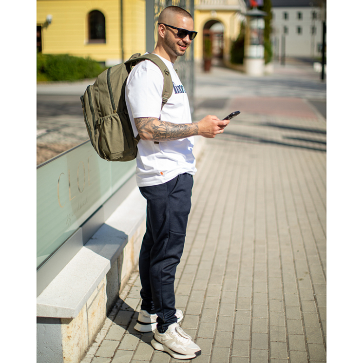 Outdoorový plátenný batoh v khaki zelenej farbe
