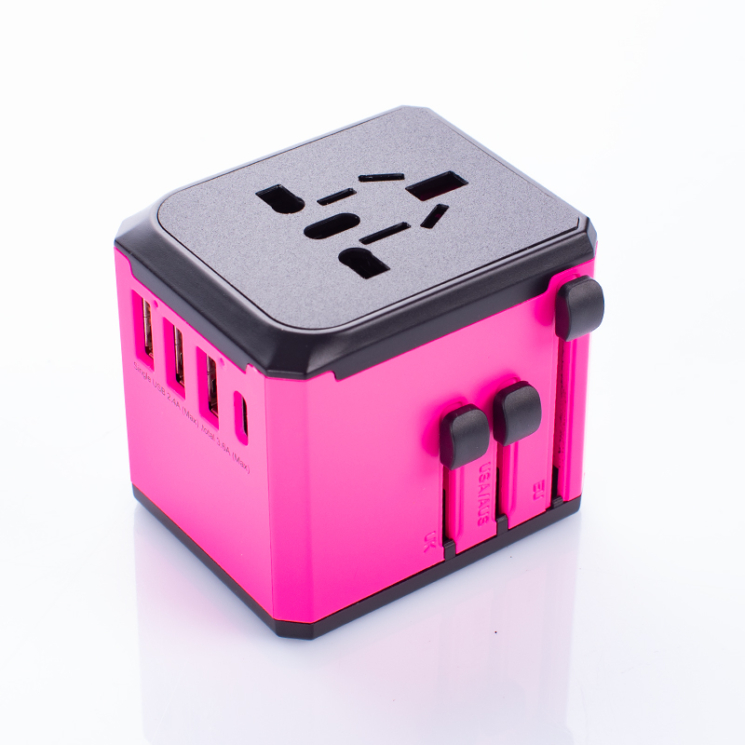 Cestovné príslušenstvo Svetový adaptér s USB a nabíjačkou USB C ružový