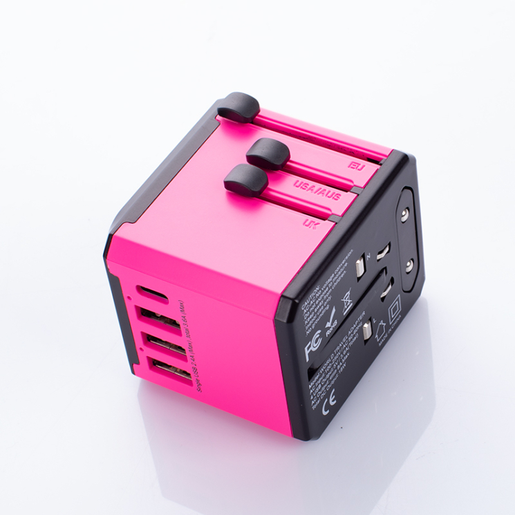 Cestovné príslušenstvo Svetový adaptér s USB a nabíjačkou USB C ružový