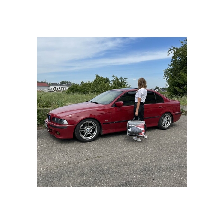 Veľký vodotesný kryt na auto