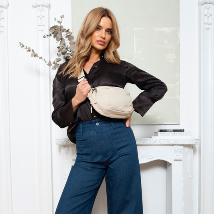 Priestranná dámska taška Fanny Pack/Bag v béžovej farbe