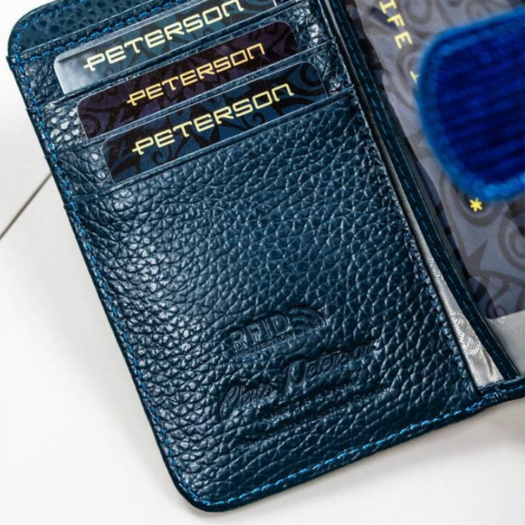 Lakovaná peňaženka z pravej kože s mnohými držiakmi na karty s ochranou RFID