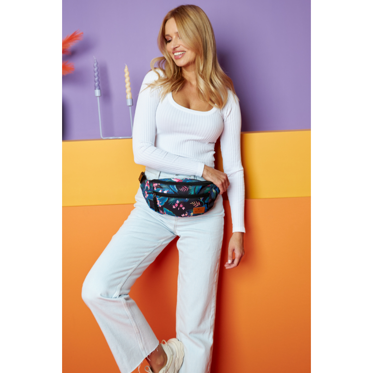 Priestranná dámska taška Fanny Pack s módnym vzorom
