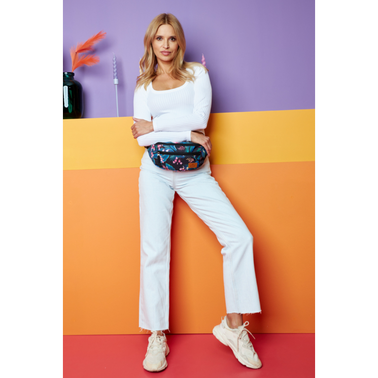 Priestranná dámska taška Fanny Pack s módnym vzorom