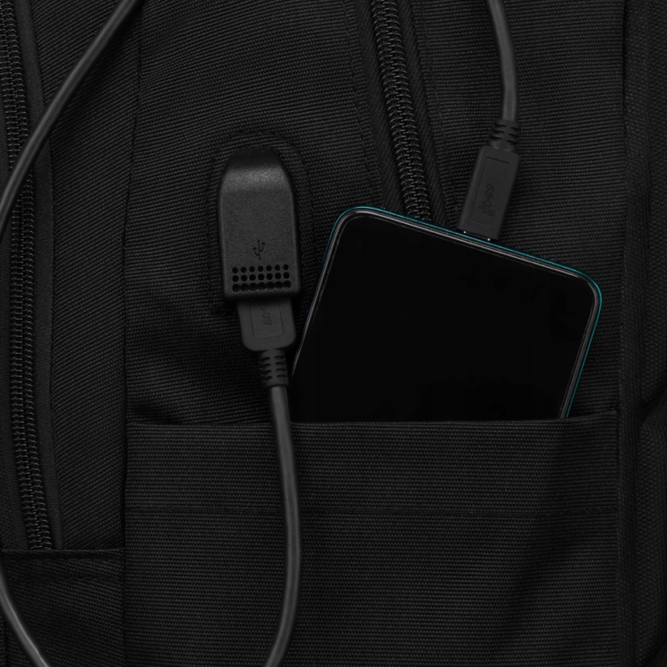 Batoh s viacerými vreckami a USB nabíjačkou Peterson-Amsterdam