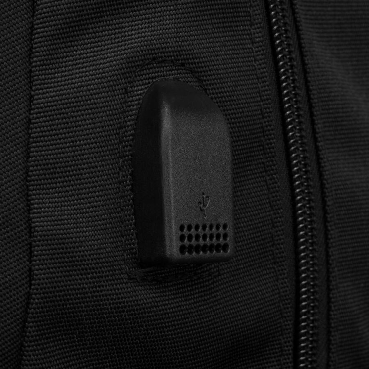 Batoh s viacerými vreckami a USB nabíjačkou Peterson-Amsterdam