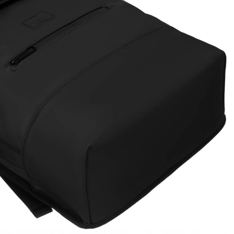 Vodotesný batoh na notebook s viacerými vreckami v čiernej farbe