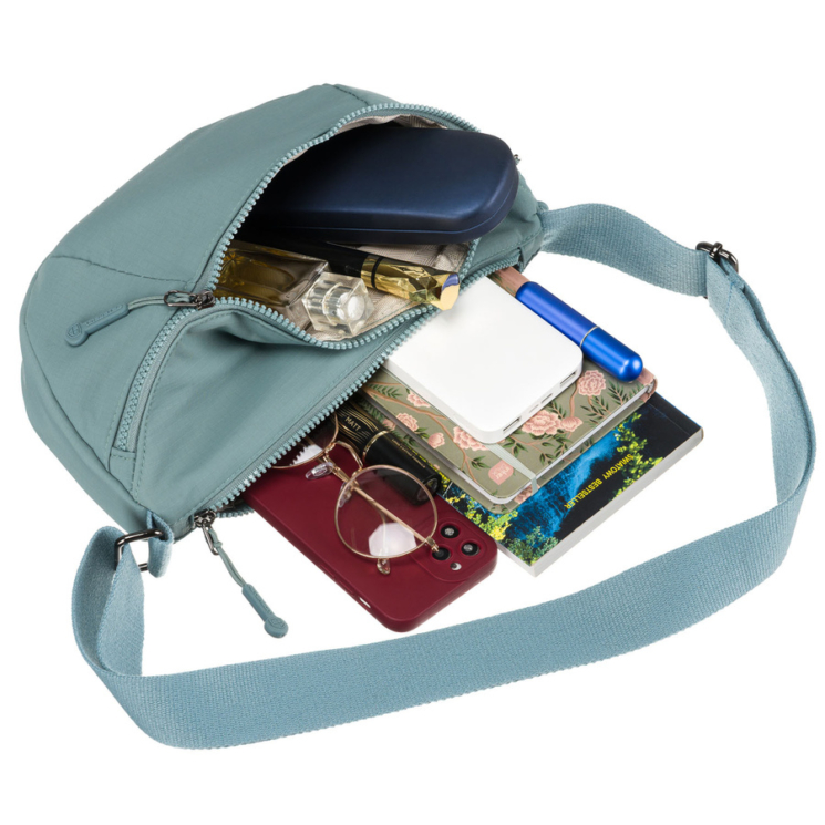 Priestranná dámska kabelka Fanny Pack vo farmerskej modrej farbe