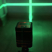 Elektronická laserová vodováha so zeleným krížovým laserom a prenosným kufríkom